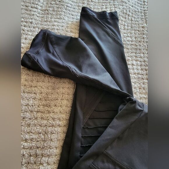 Aerie Black High-Waisted Leggings - Picture 7 of 9